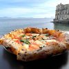 la pizza a napoli.